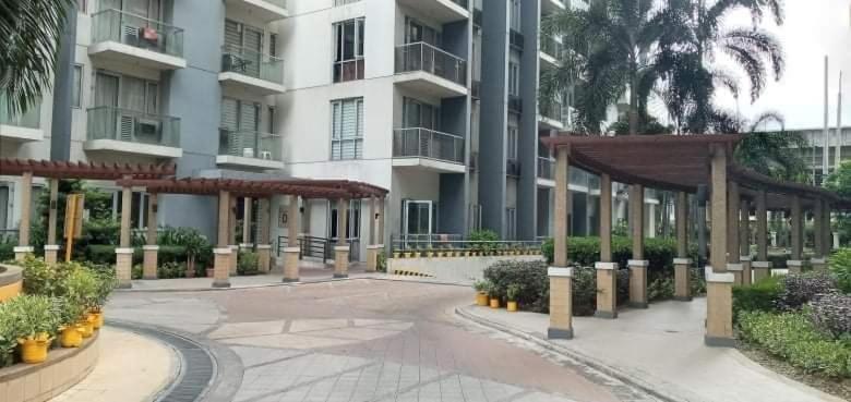 One Palm Tree Villas Naia Terminal 3 Маніла Екстер'єр фото