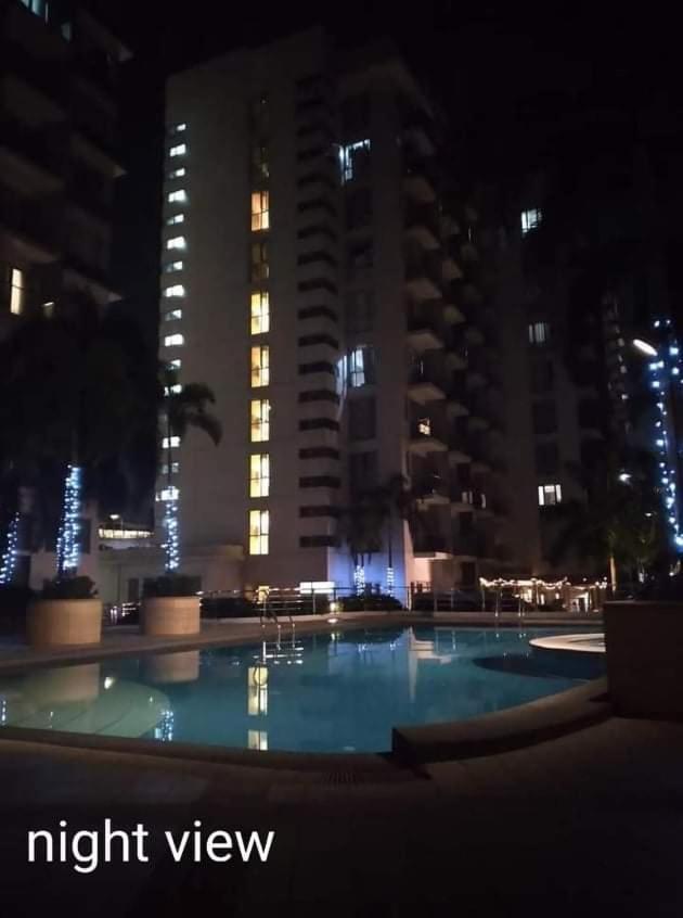 One Palm Tree Villas Naia Terminal 3 Маніла Екстер'єр фото